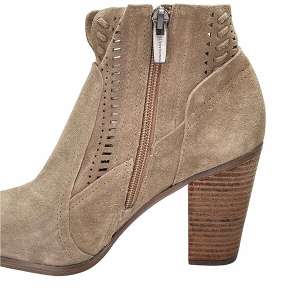 NWOB Vince Camuto Fenyia Perforated Leather Womens Bootie Size 8.5M - Picture 6 of 10